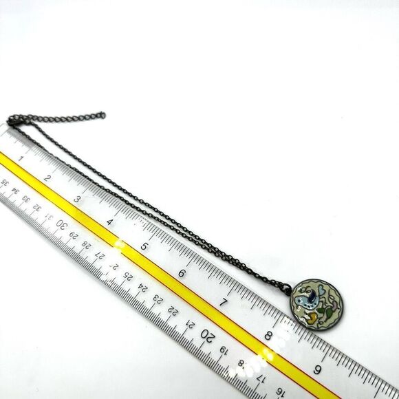 Enamel bird circle  pendant necklace - Picture 6 of 9